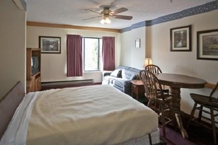 Silver Creek Lodge Snowshoe Rum bild