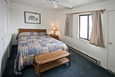 Silver Creek Lodge Snowshoe Rum bild