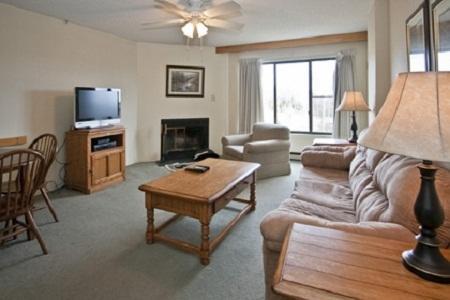 Silver Creek Lodge Snowshoe Rum bild